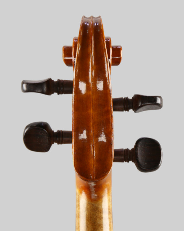 WP04 A Breton violin
